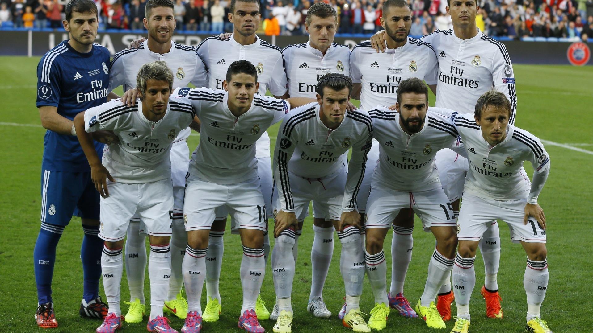 欧冠决赛憾负，琼阿梅尼独坐球场身影引发球迷共鸣