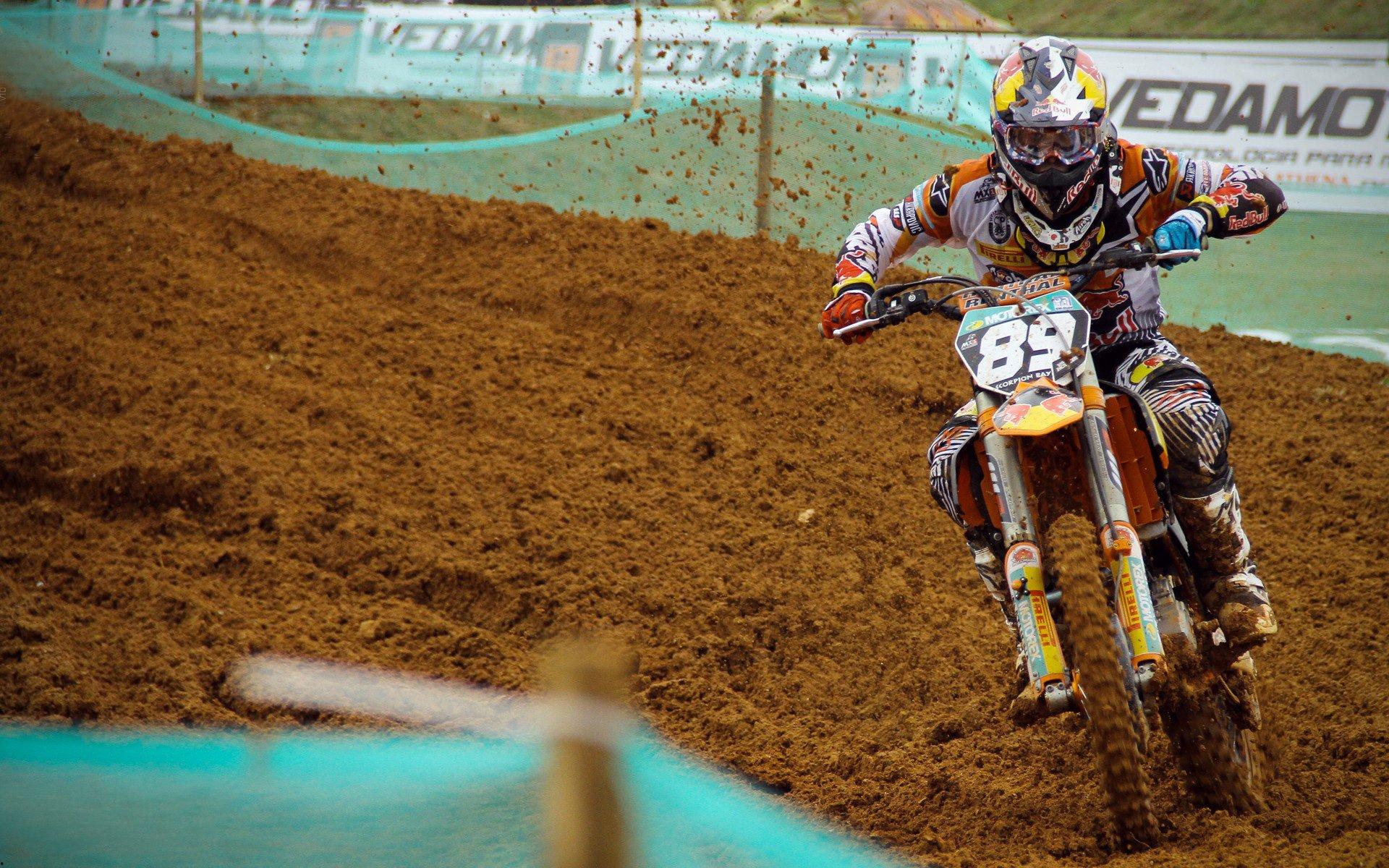 篮网休赛期酝酿超级豪赌，5000万薪资空间与15个首轮签瞄准字母哥争夺战